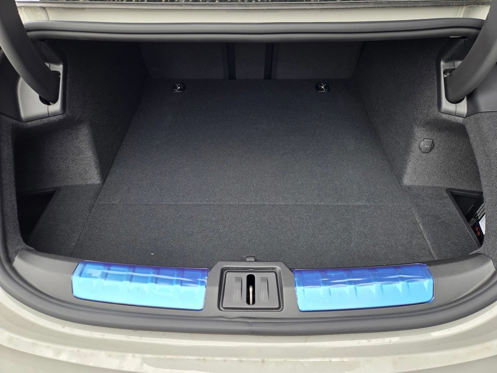 New 2026 Porsche Taycan AWD/4WD image 28