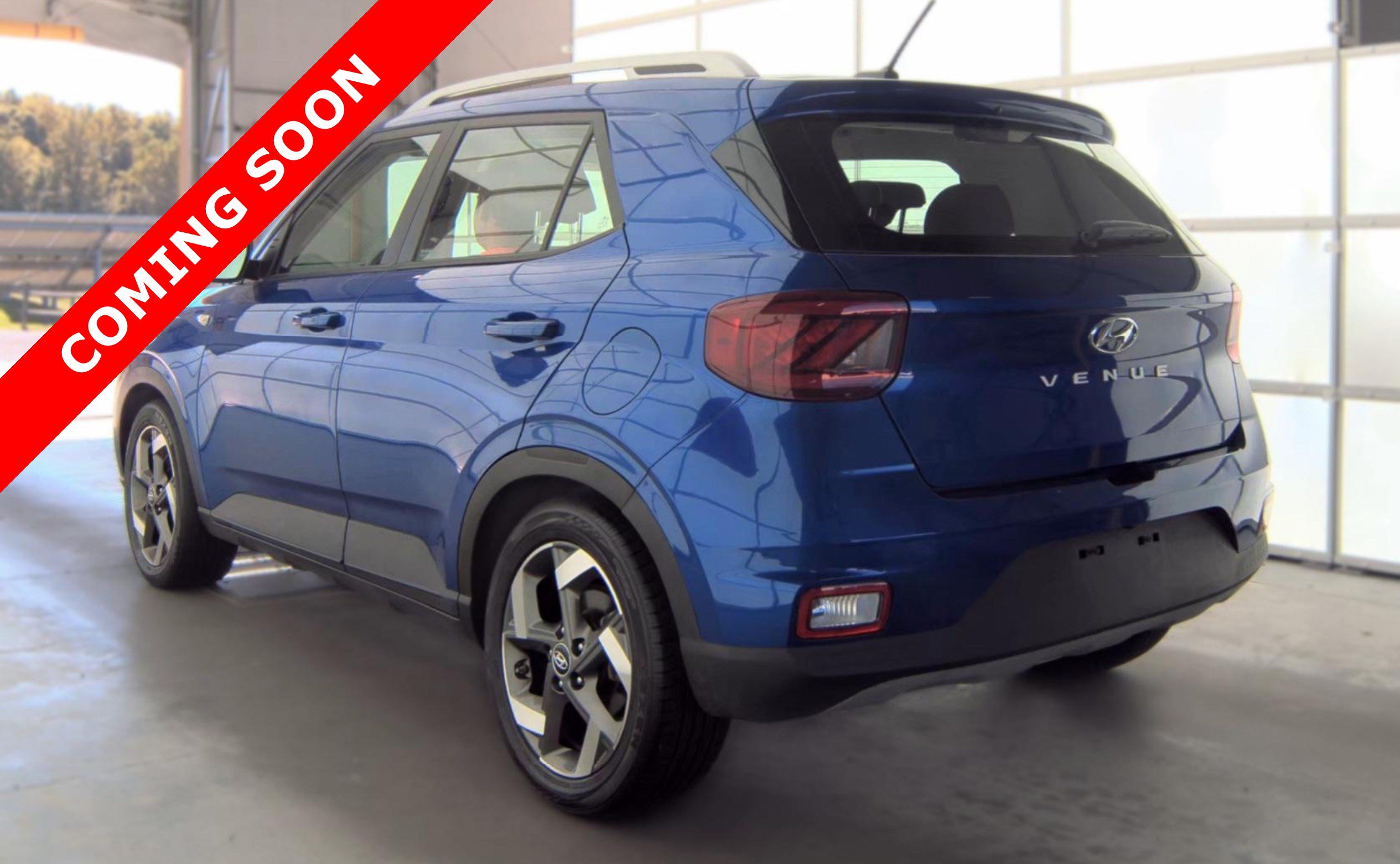 Used 2023 Hyundai Venue Limited w/ Cargo Package FWD image 5