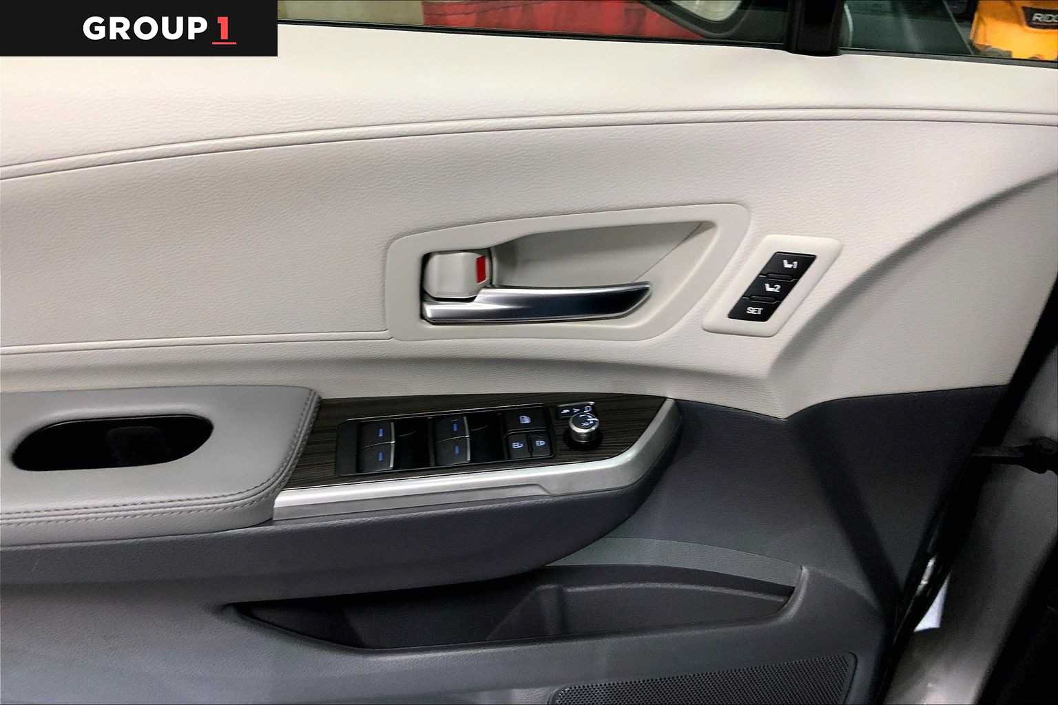 Certified 2024 Toyota Sienna Limited AWD/4WD image 36