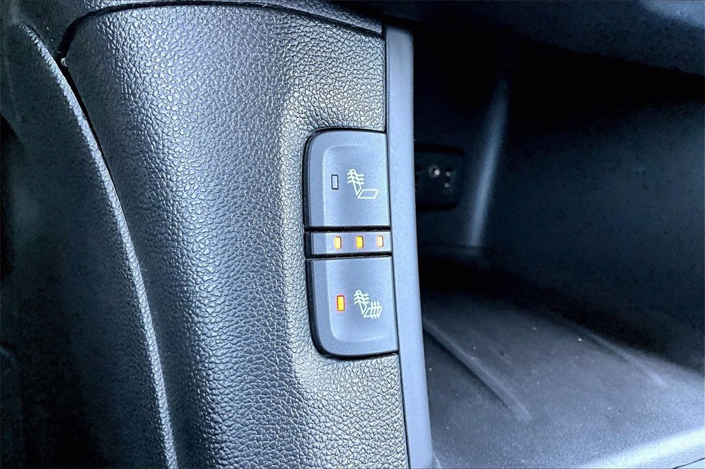 Used 2017 GMC Acadia SLT image 32