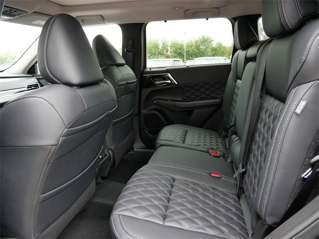 New 2025 Mitsubishi Outlander SEL image 5