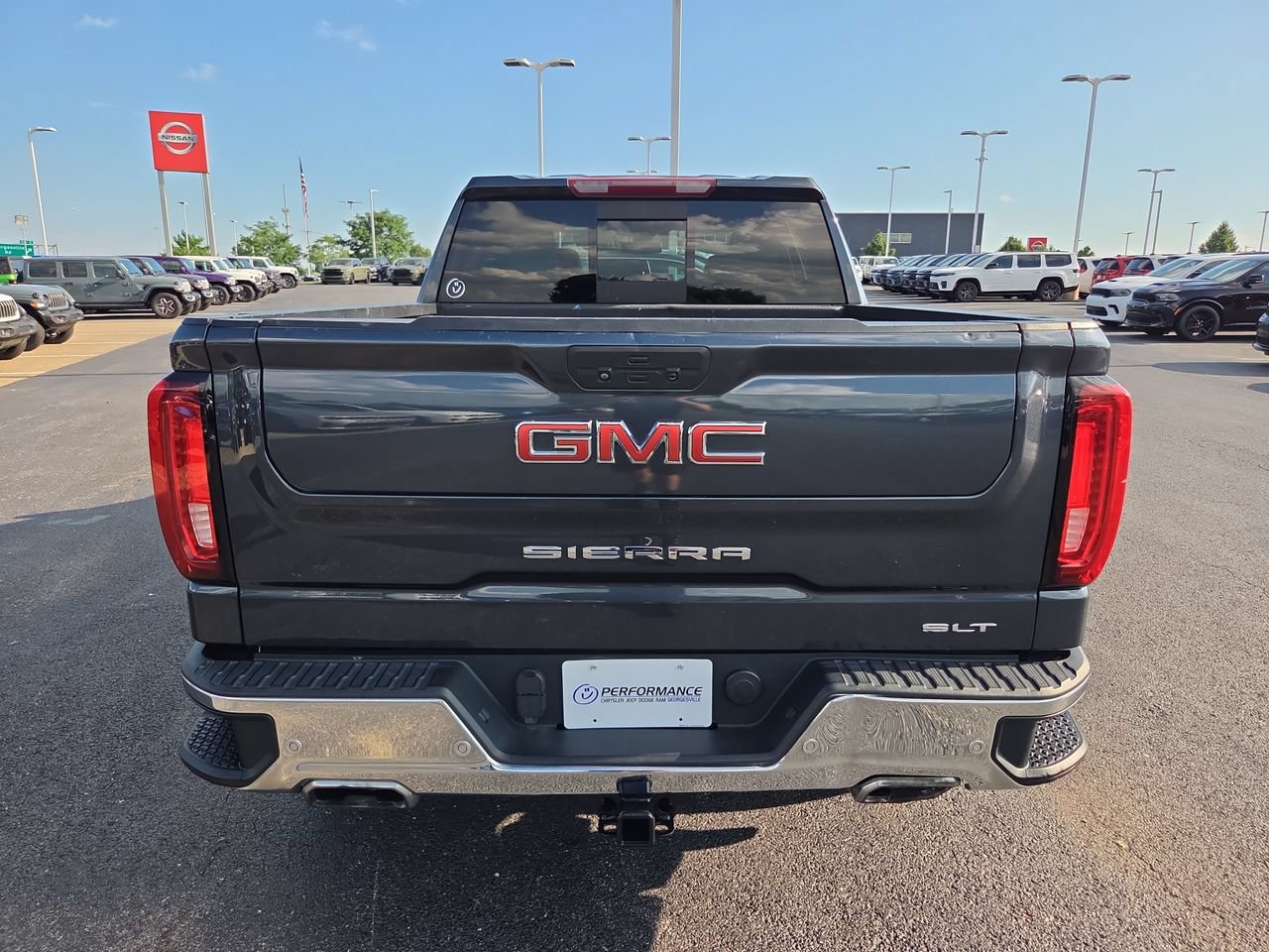 Used 2022 GMC Sierra 1500 SLT w/ SLT Premium Plus Package AWD/4WD image 6