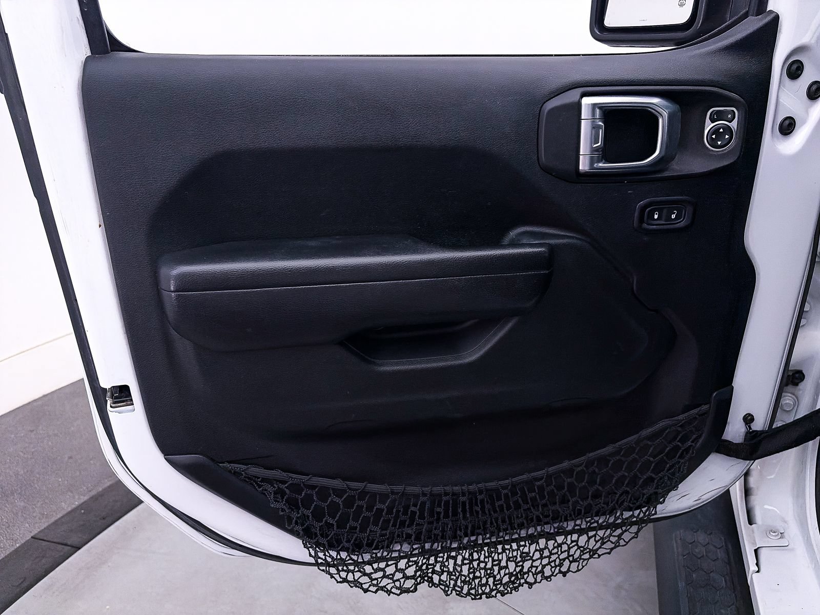 Used 2018 Jeep Wrangler Unlimited Sport S AWD/4WD image 15