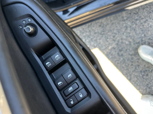 Used 2023 Jeep Grand Cherokee L Limited AWD/4WD image 28