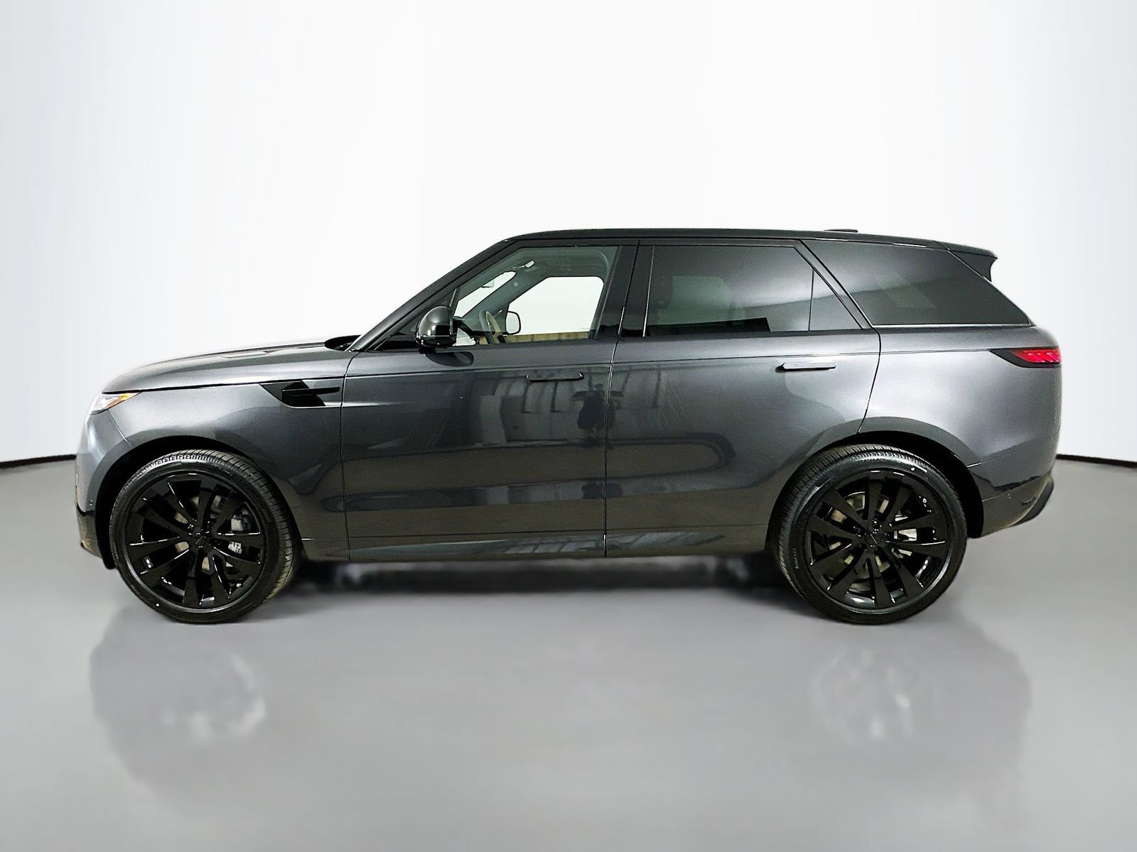 New 2026 Land Rover Range Rover Sport Dynamic SE AWD/4WD image 8