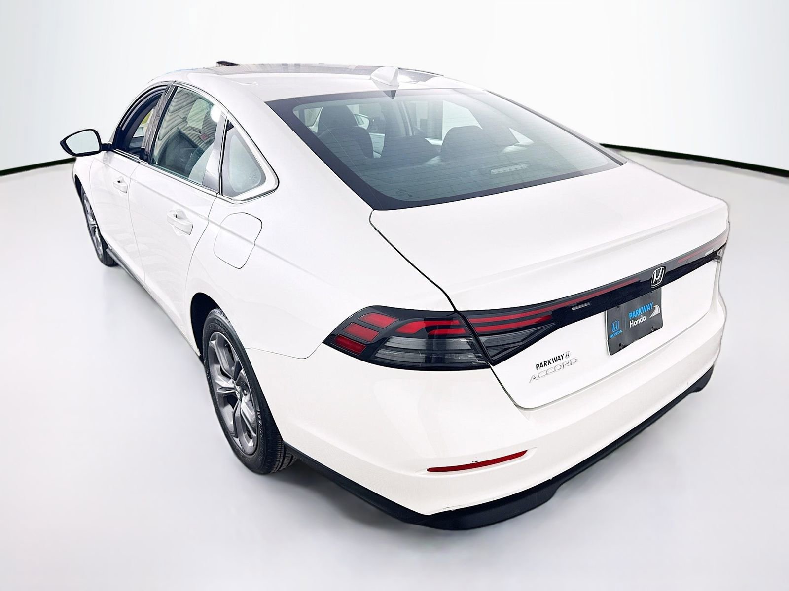 Used 2023 Honda Accord EX image 5