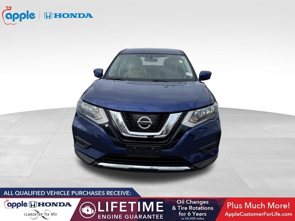 Used 2017 Nissan Rogue S image 2