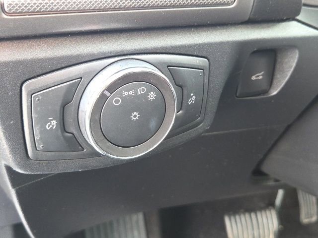 Used 2020 Ford Fusion SE image 27