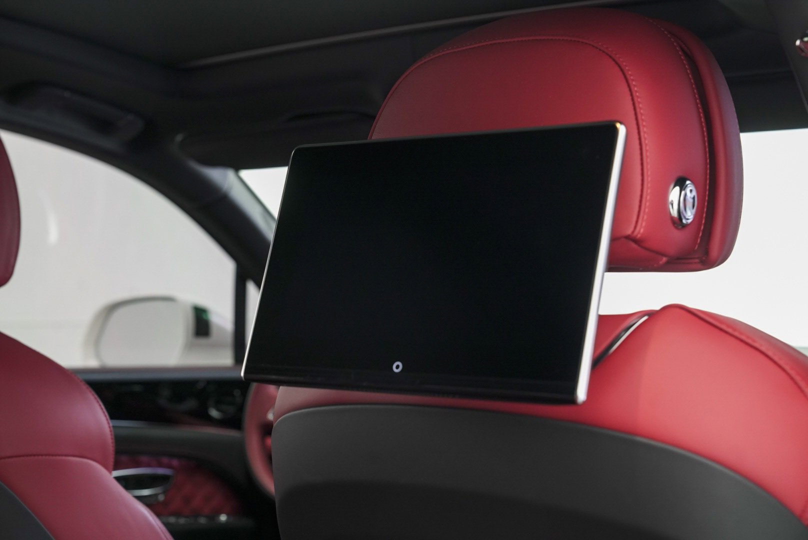 Used 2022 Bentley Bentayga image 47