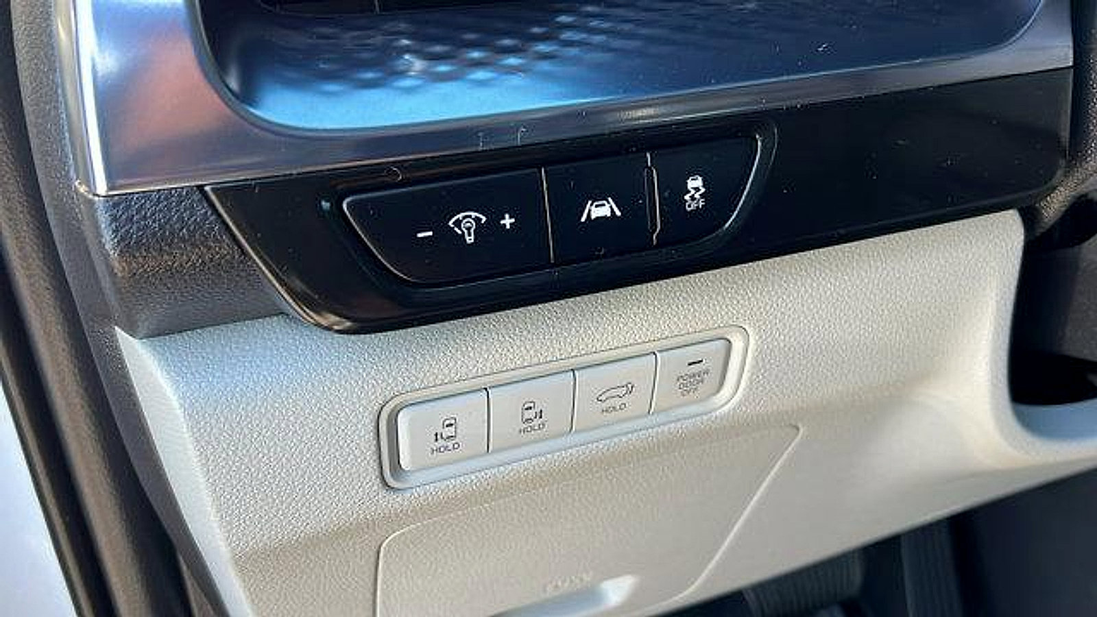 Used 2023 Kia Carnival SX Prestige image 29