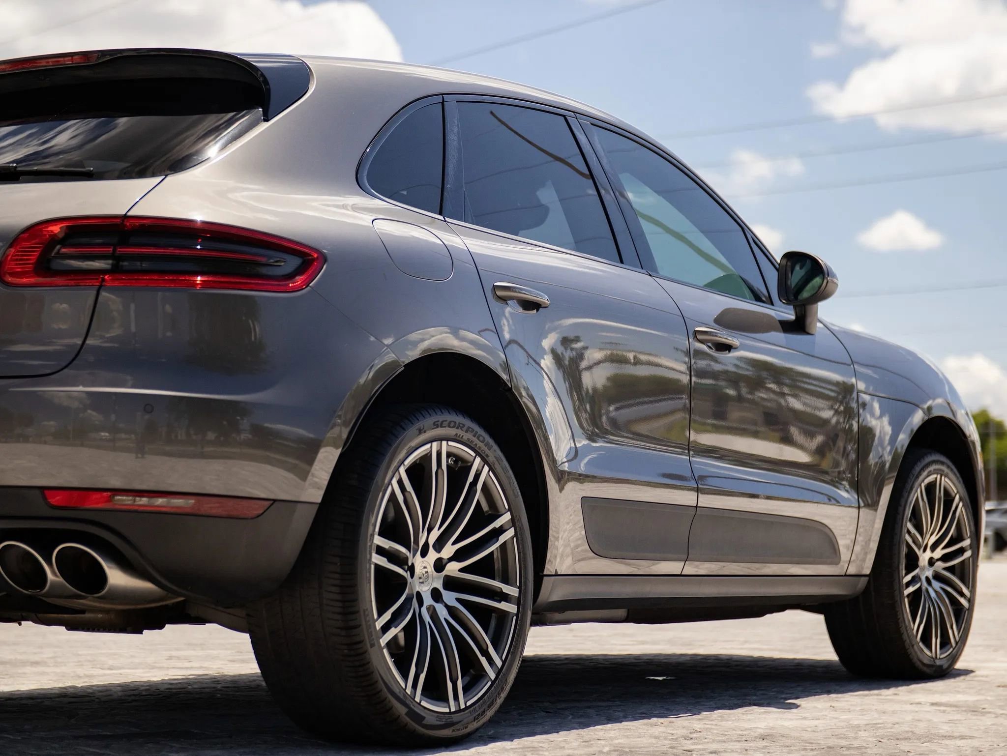 Used 2015 Porsche Macan S AWD/4WD image 16