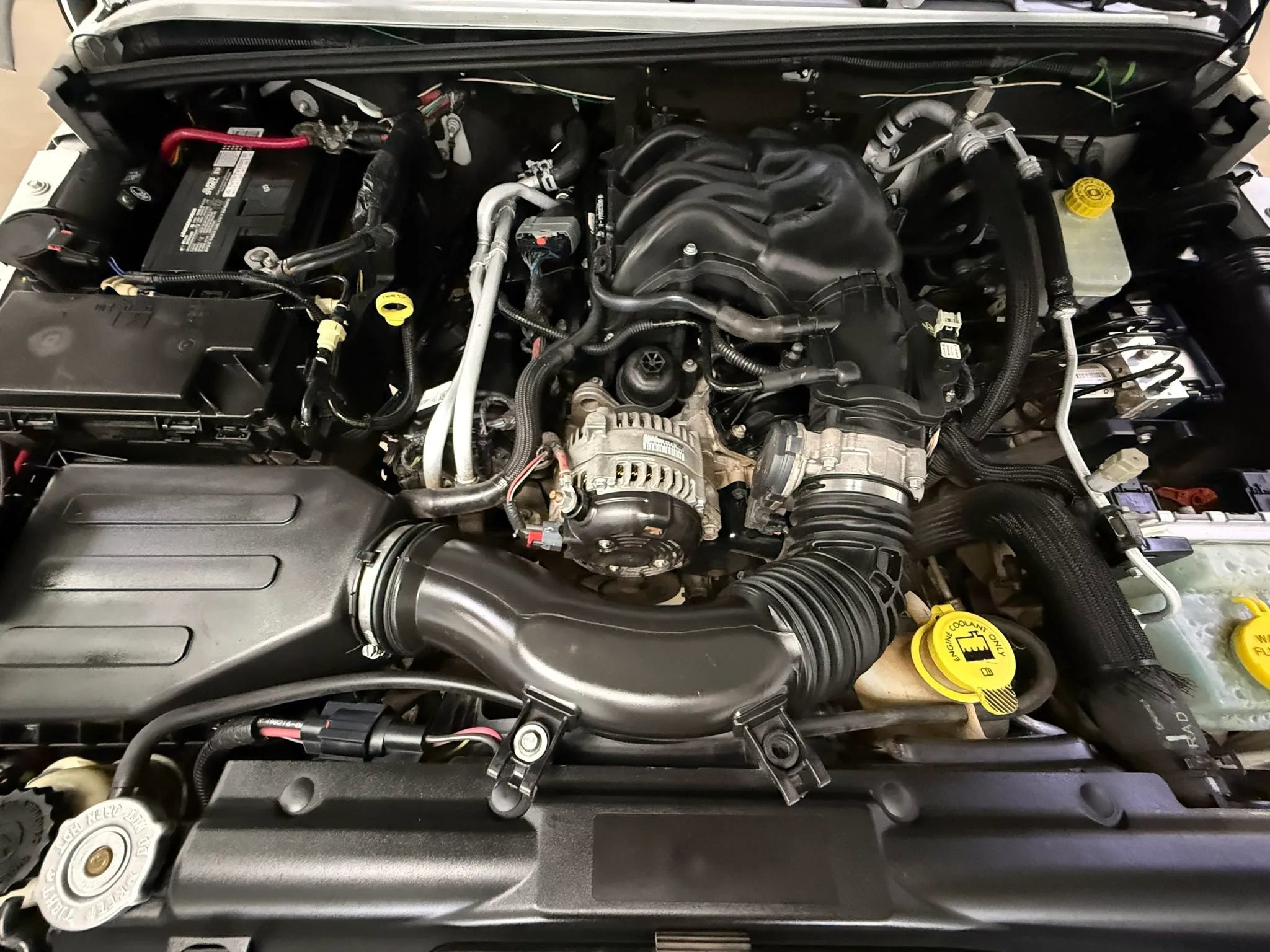 Used 2015 Jeep Wrangler Unlimited Rubicon image 30