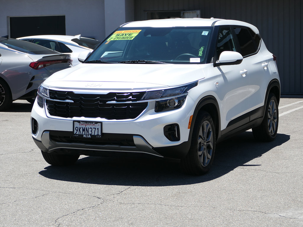Used 2024 Kia Seltos LX AWD/4WD image 7