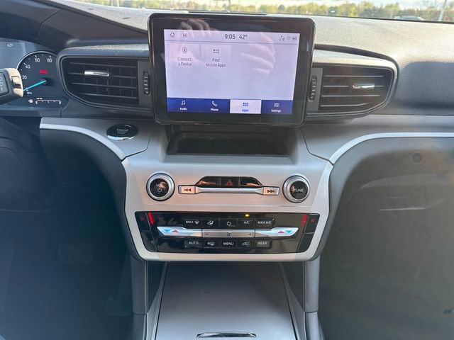 Used 2023 Ford Explorer XLT AWD/4WD image 28