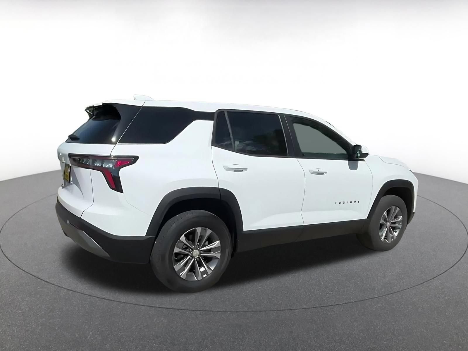 Used 2025 Chevrolet Equinox LT FWD image 14