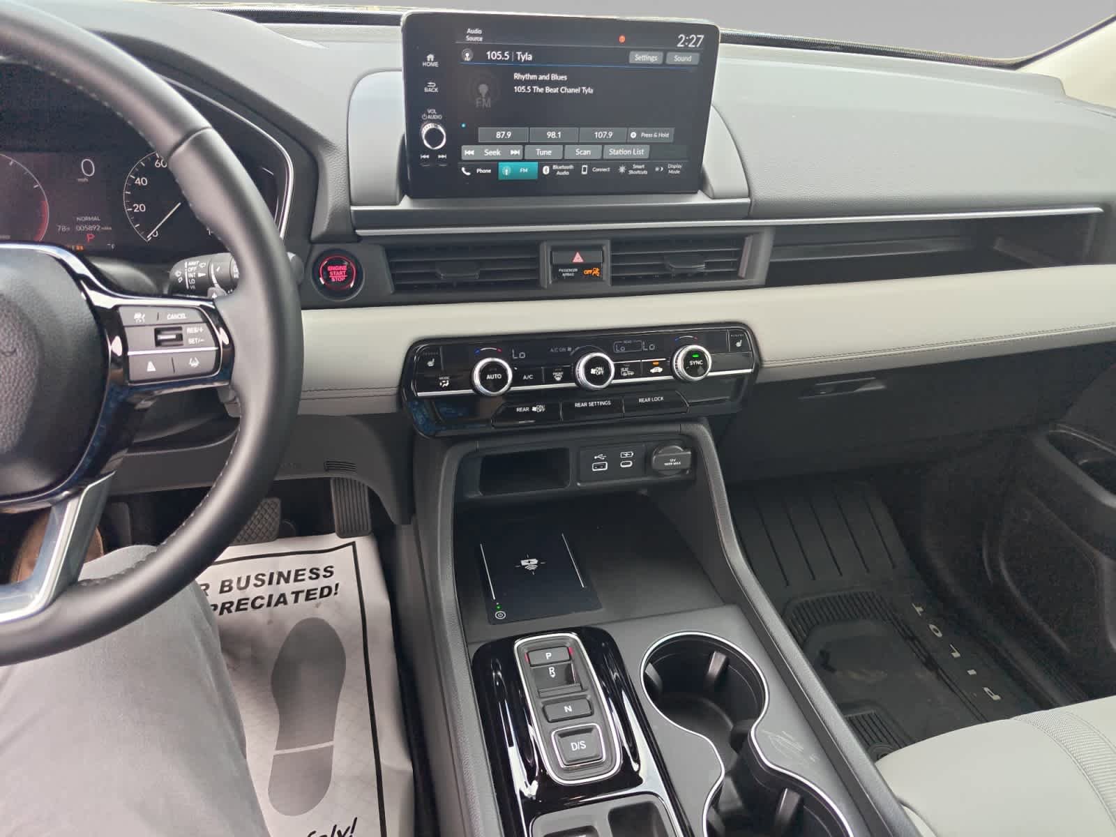 Used 2025 Honda Pilot EX-L image 10