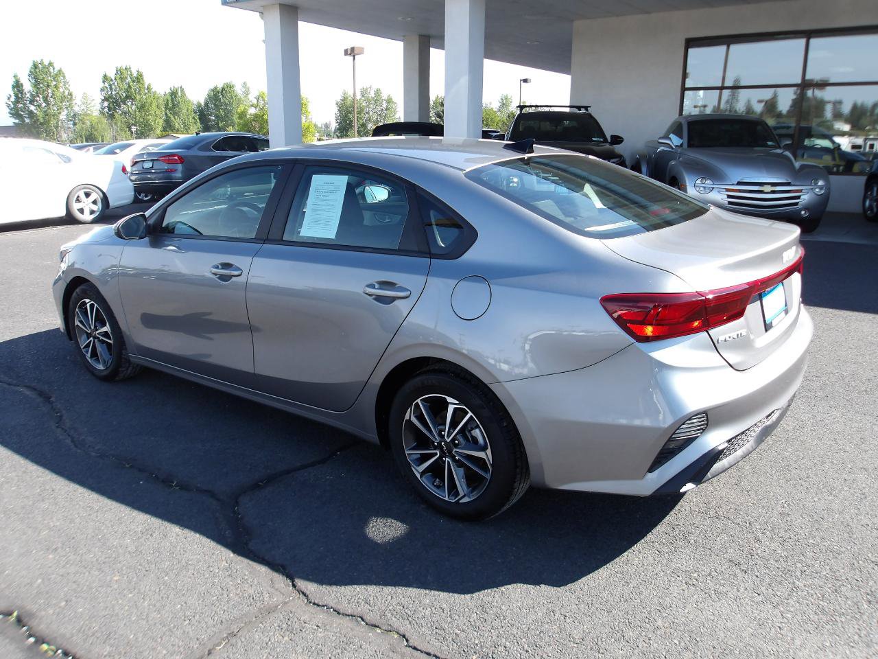 Used 2022 Kia Forte LXS FWD image 3