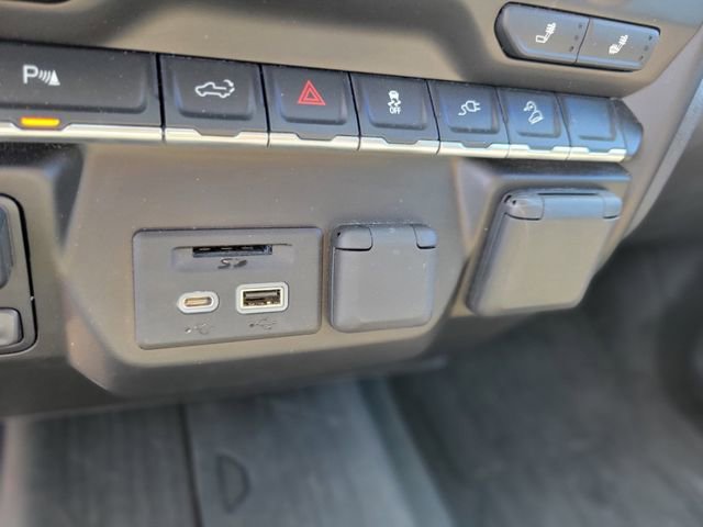 Used 2020 GMC Sierra 3500 SLE w/ SLE Value Package image 27