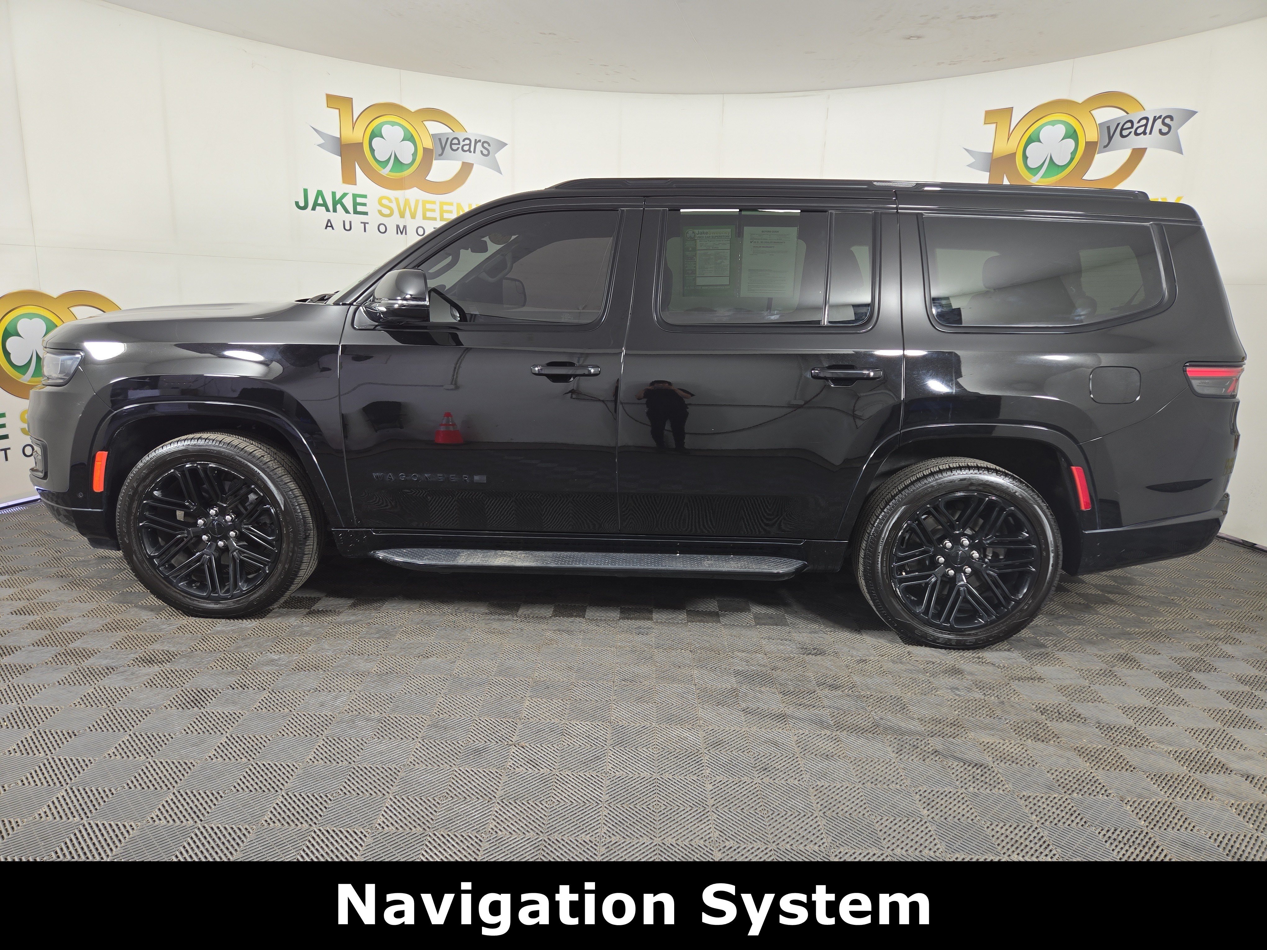 Used 2023 Jeep Wagoneer Series II AWD/4WD image 6