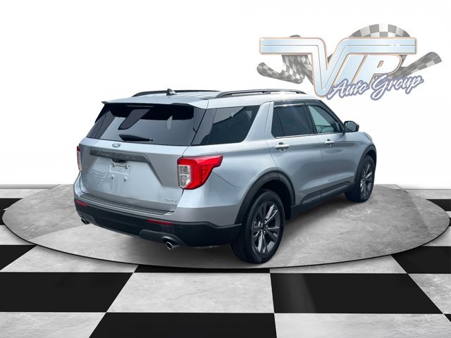 Used 2021 Ford Explorer XLT w/ Equipment Group 202A image 5