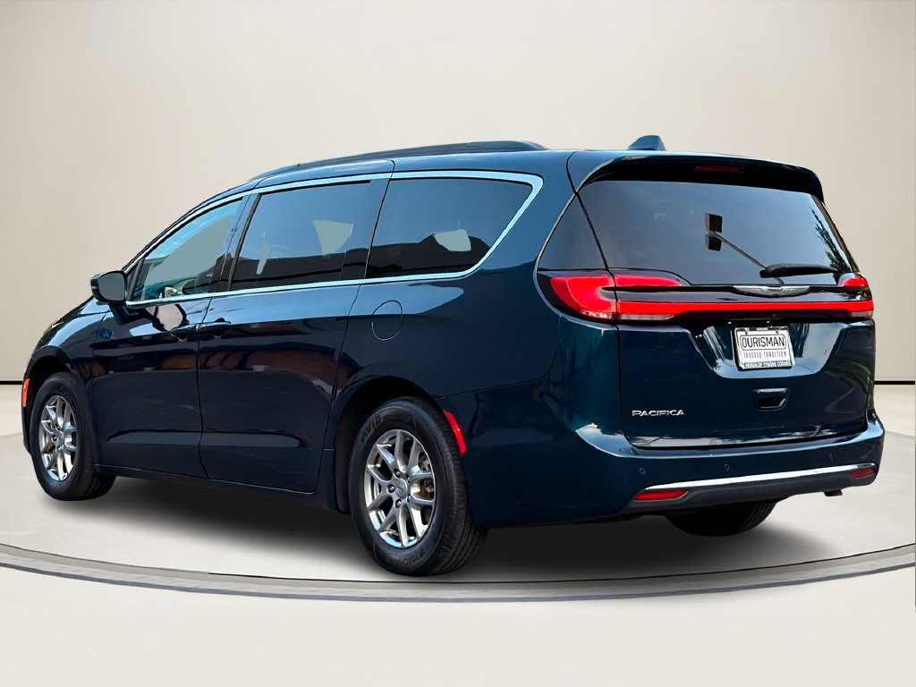 Used 2021 Chrysler Pacifica Touring FWD image 3
