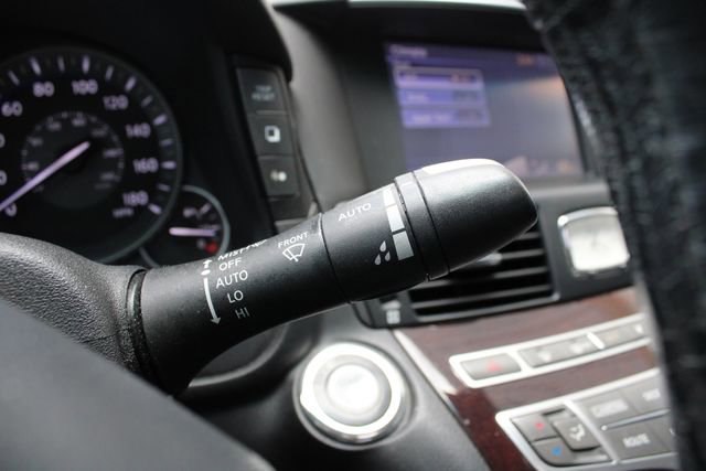 Used 2015 INFINITI Q70 3.7 image 15