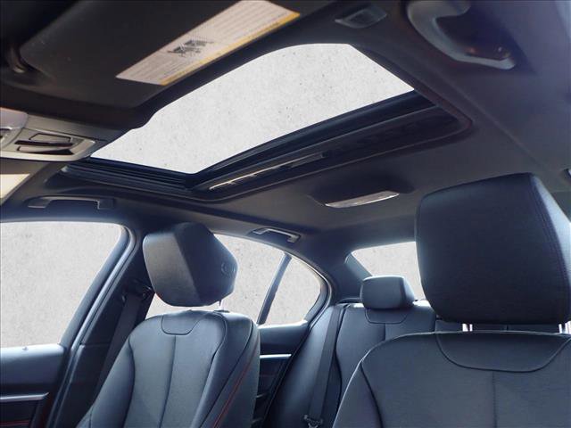 Used 2017 BMW 330i xDrive 330i xDrive image 11