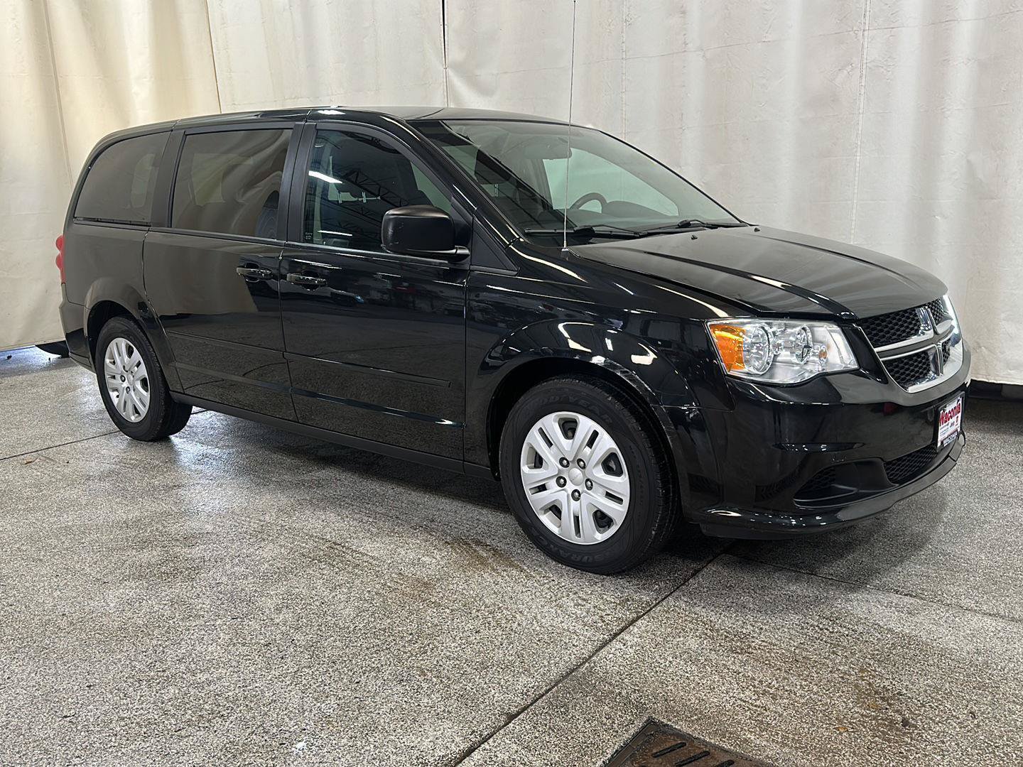 Used 2014 Dodge Grand Caravan SE w/ Quick Order Package 29E SE FWD image 7