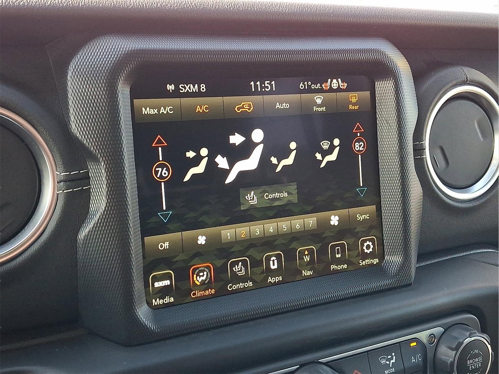 Used 2023 Jeep Wrangler Sahara w/ Cold Weather Group image 17