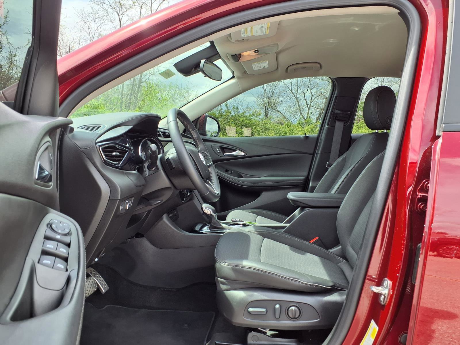 Used 2023 Buick Encore GX Select w/ Sport Touring Package image 25