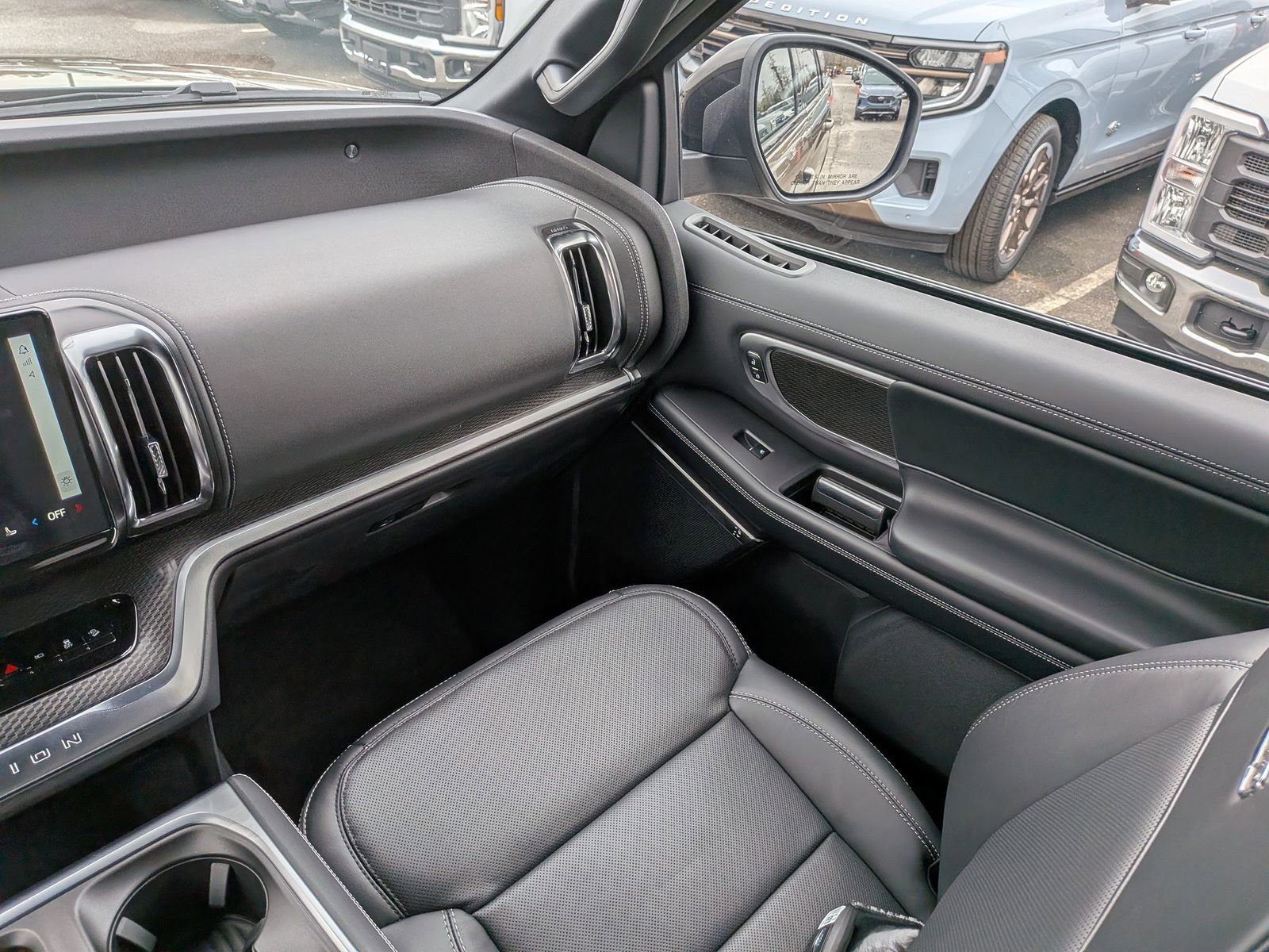 New 2026 Ford Expedition Platinum w/ Stealth Appearance Package image 19