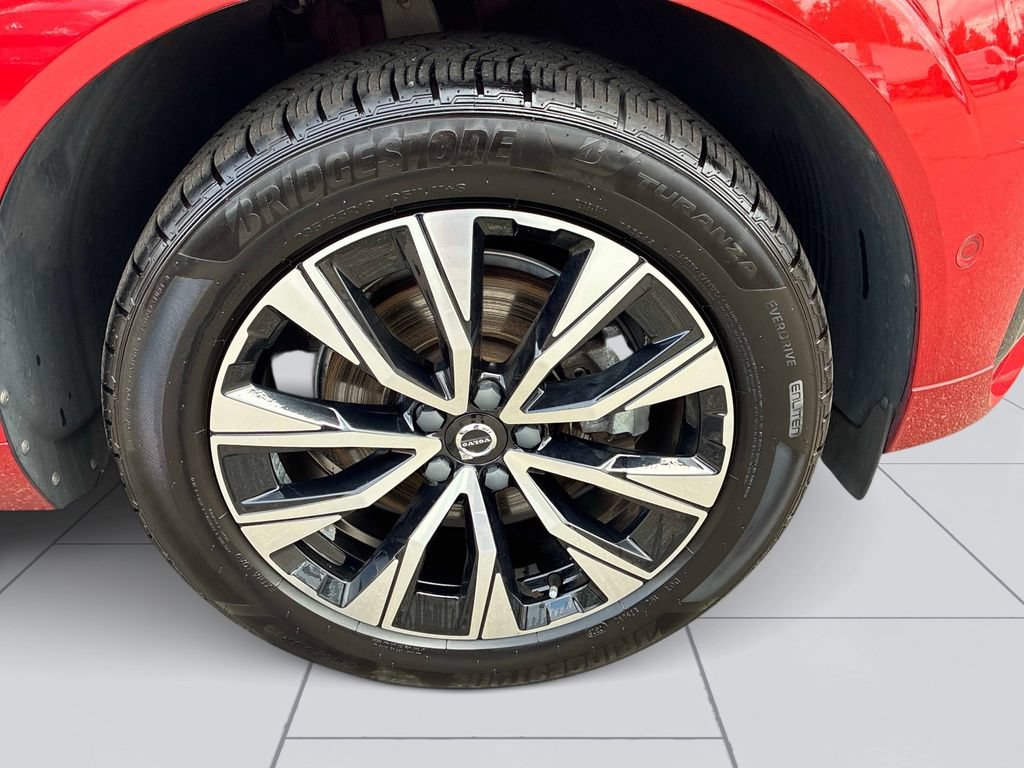 Used 2023 Volvo XC60 B5 Plus AWD/4WD image 9