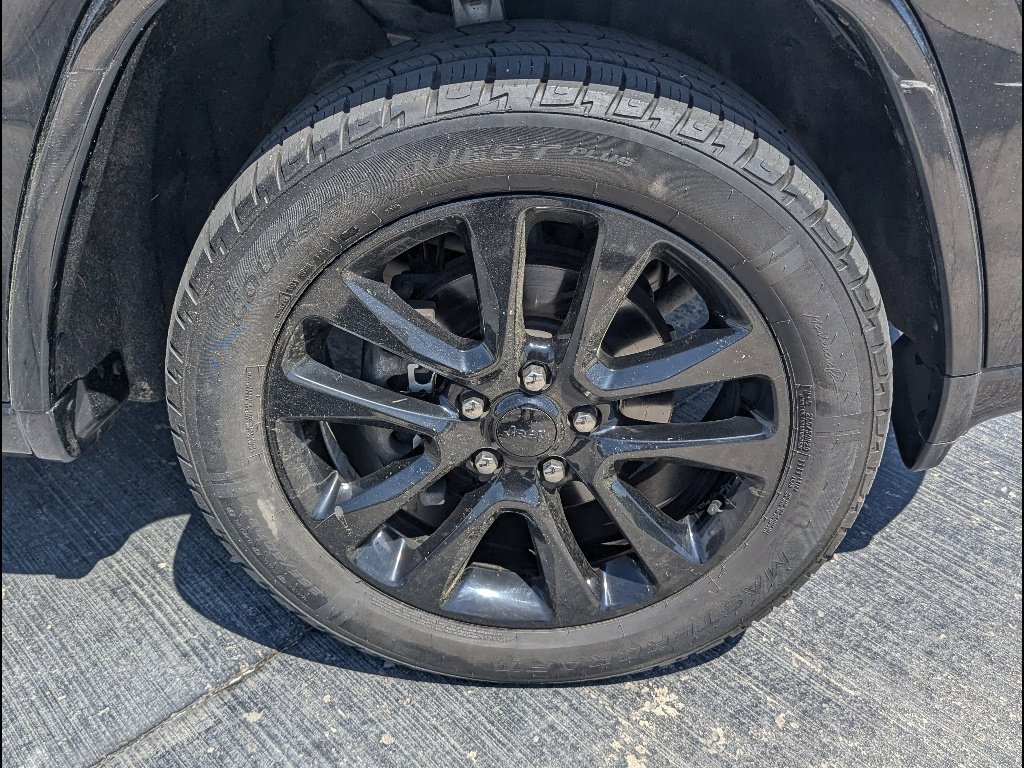 Used 2019 Jeep Grand Cherokee Altitude image 15