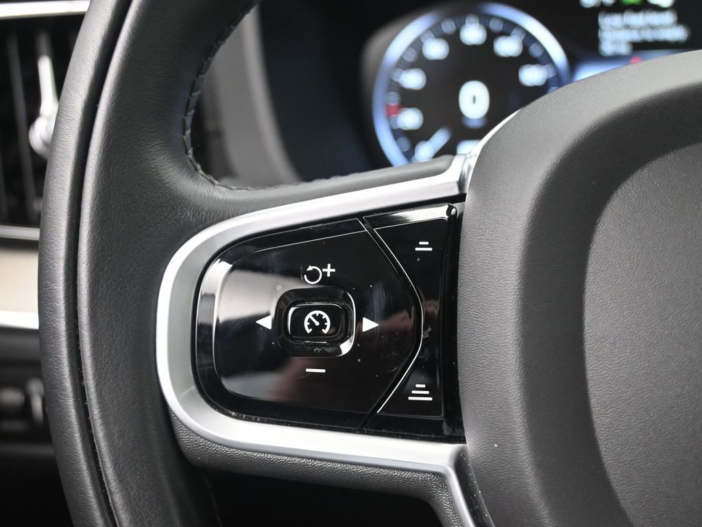 Used 2020 Volvo XC60 T6 Inscription w/ Protection Package Premier image 15