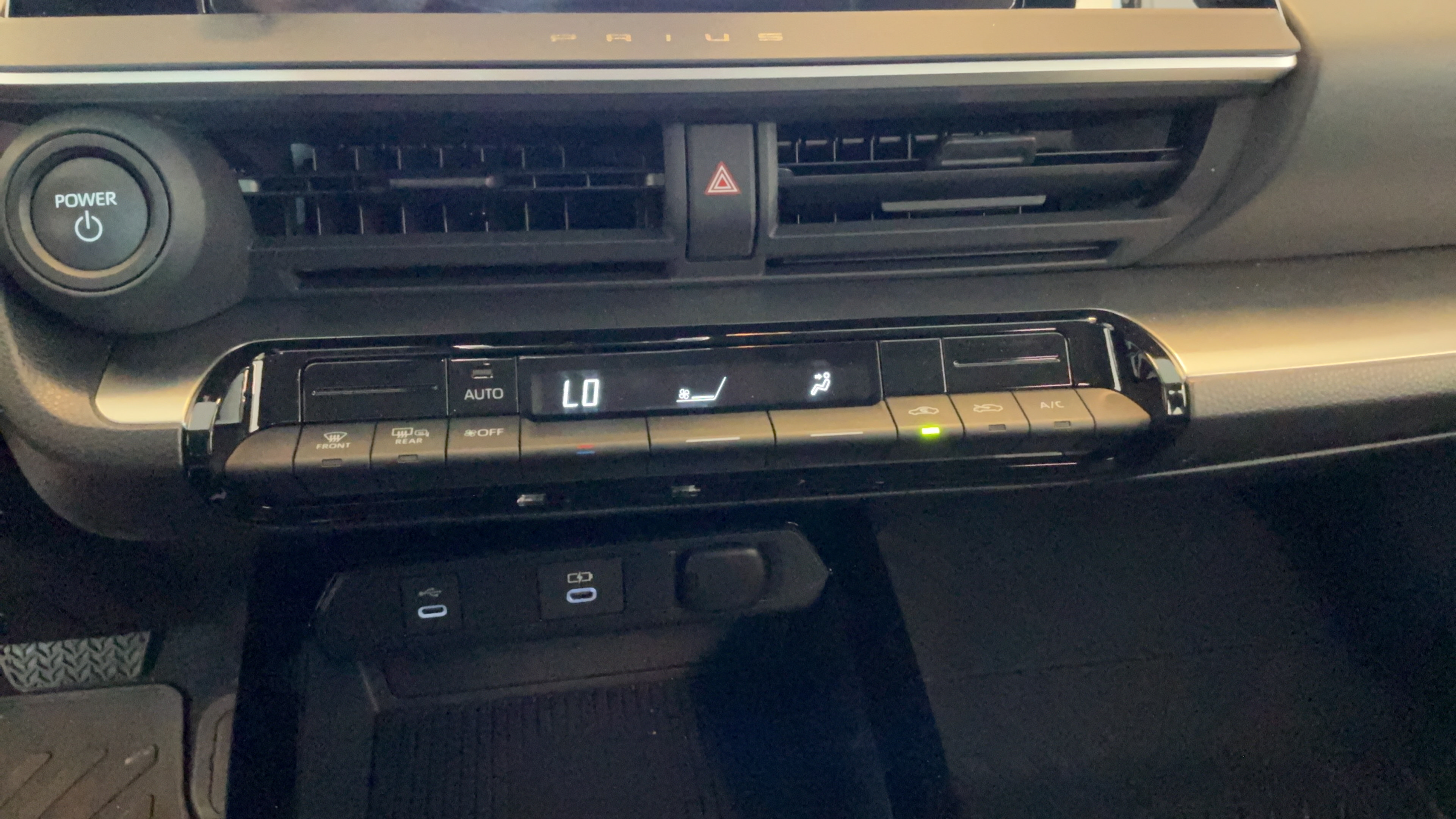 Certified 2025 Toyota Prius LE FWD image 14