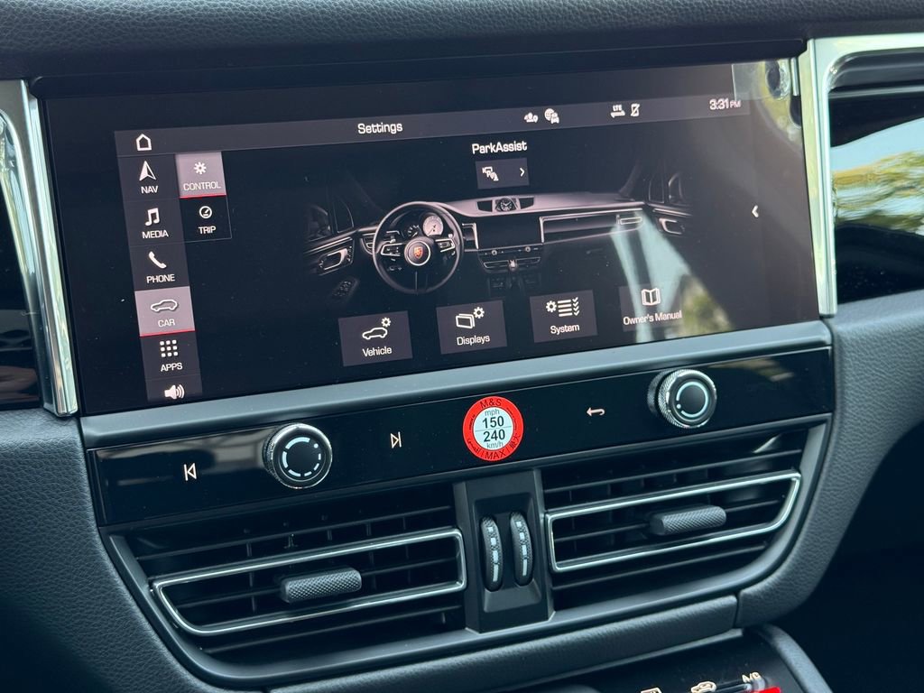 Used 2025 Porsche Macan image 21