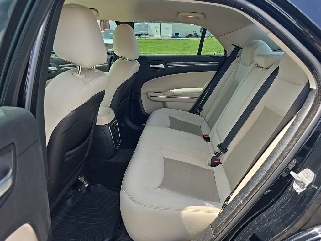 Used 2018 Chrysler 300 Touring w/ Sport Appearance Package image 18