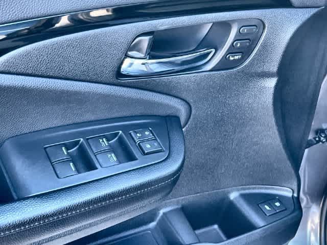 Used 2016 Honda Pilot Touring image 30