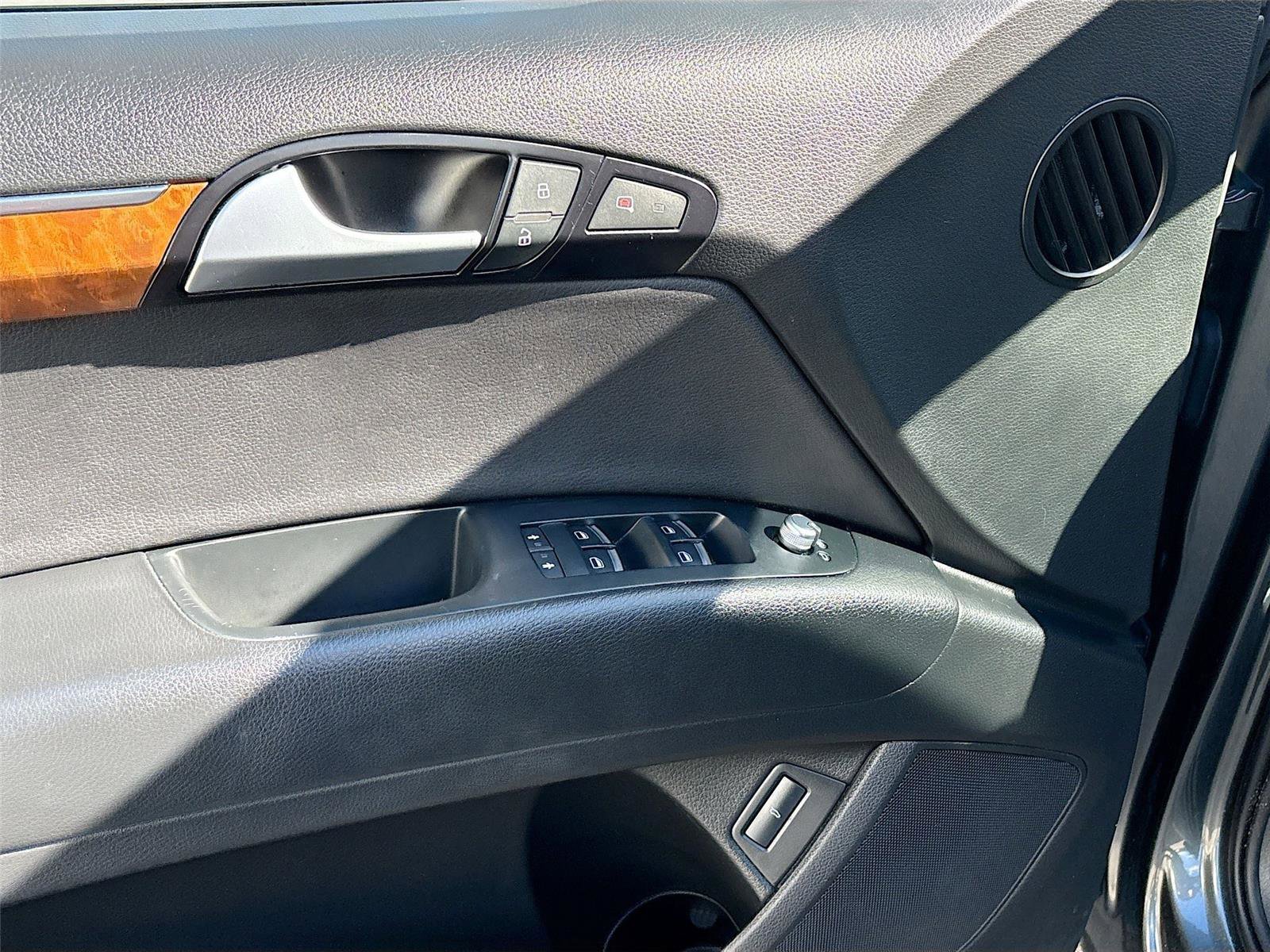 Used 2015 Audi Q7 3.0T Premium image 18