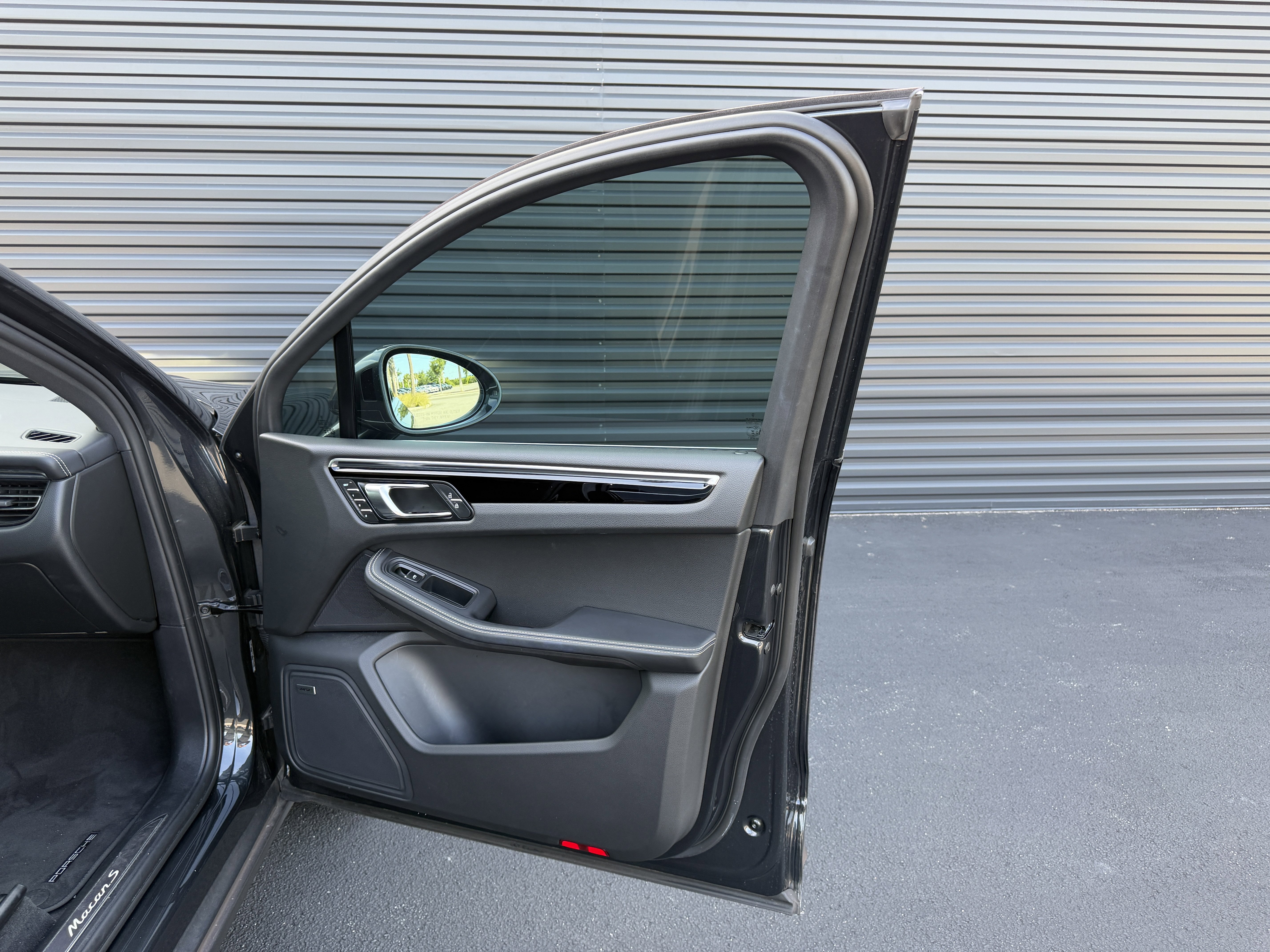 Certified 2024 Porsche Macan S image 16