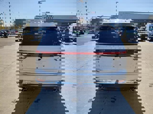 New 2026 Lincoln Aviator AWD image 7