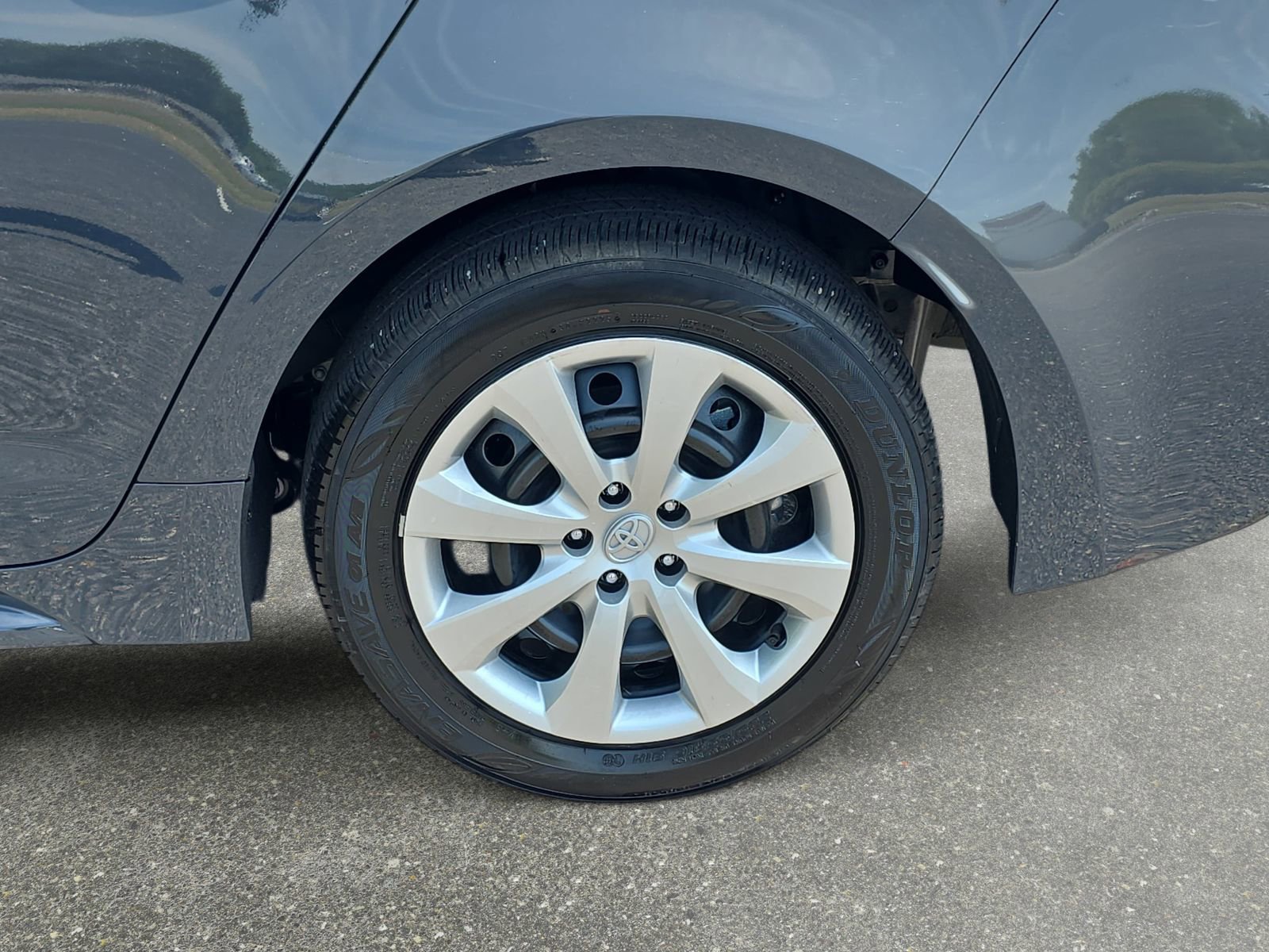 Used 2026 Toyota Corolla LE image 31