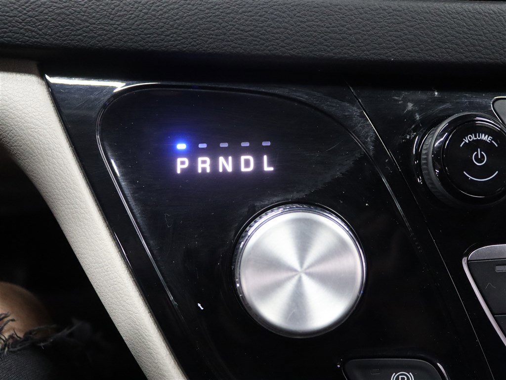Used 2024 Chrysler Pacifica Touring-L FWD image 28