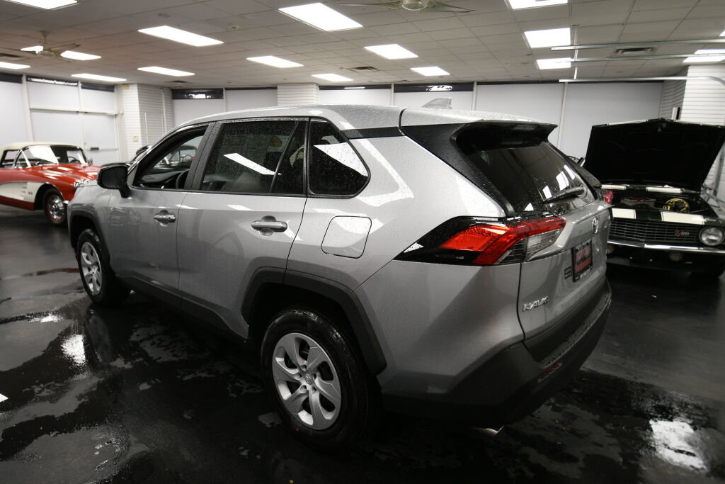 Used 2025 Toyota RAV4 LE image 5