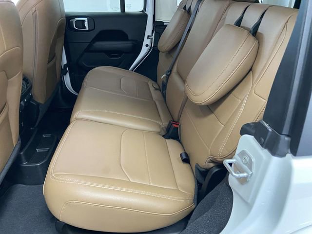 Used 2023 Jeep Wrangler Unlimited Sahara w/ Cold Weather Group image 17