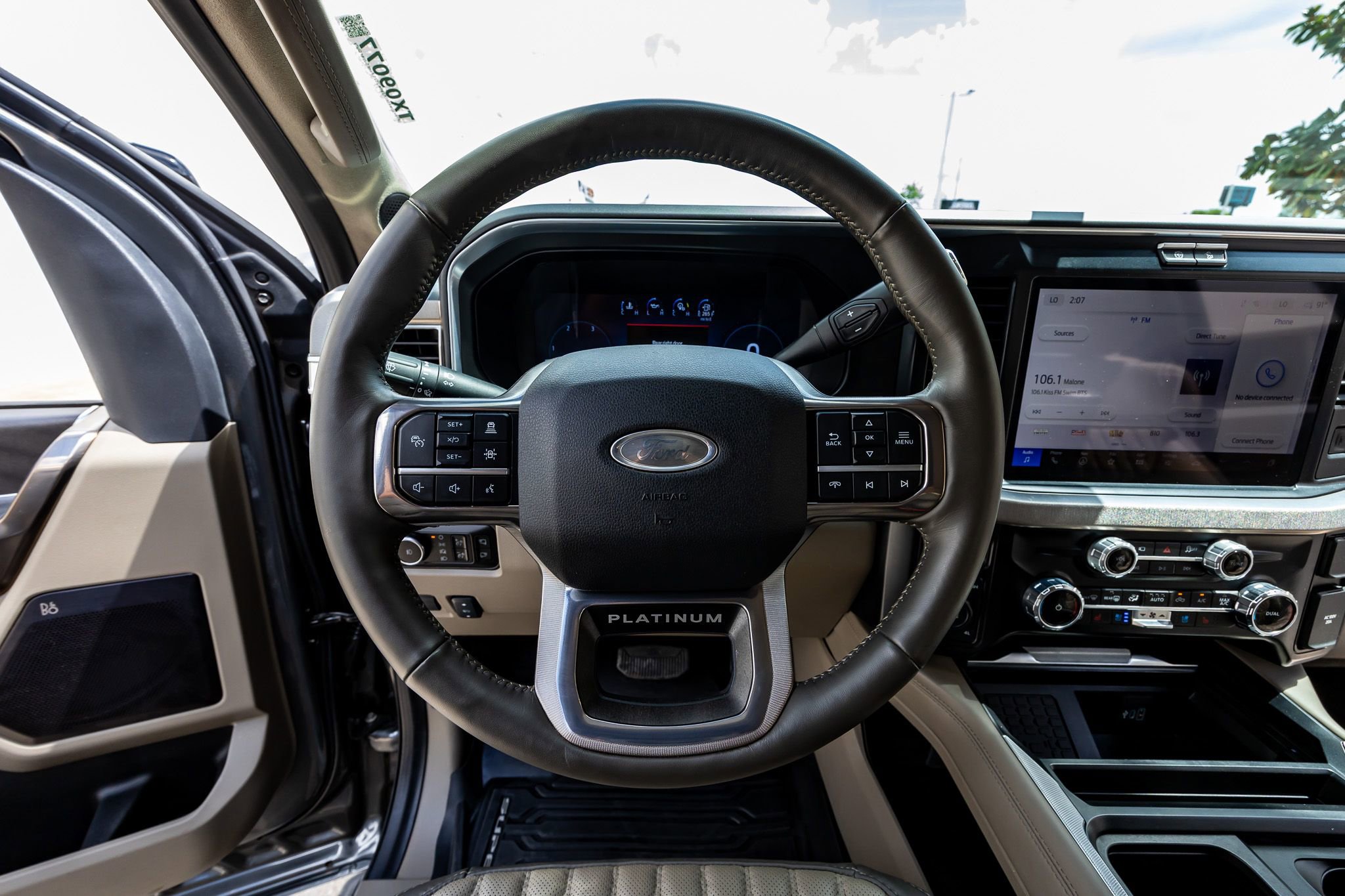 Used 2025 Ford F350 Platinum w/ Platinum Plus Package image 19