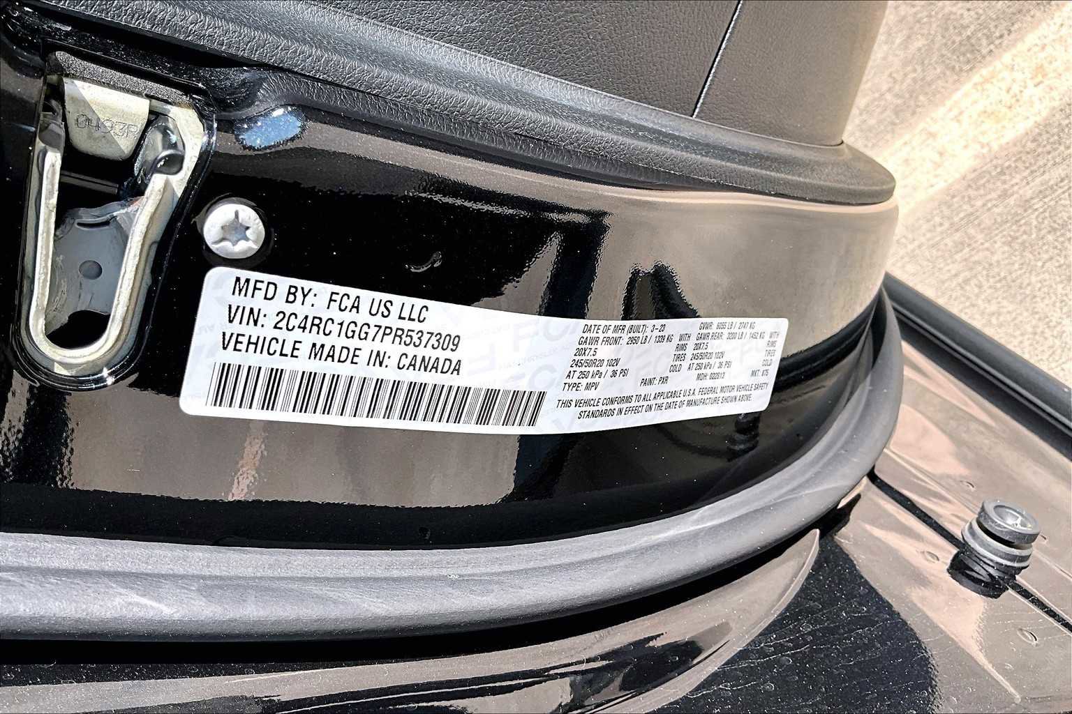 Used 2023 Chrysler Pacifica Limited w/ S Appearance Package image 34