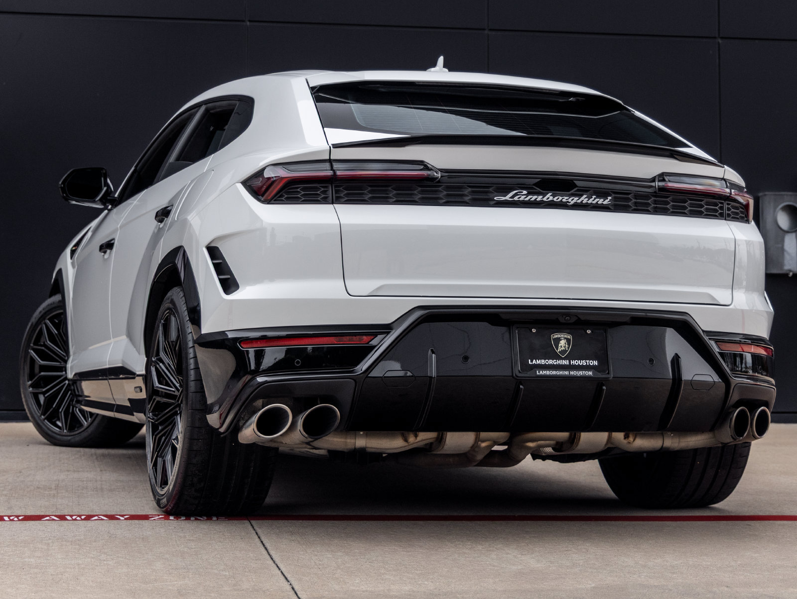 Used 2025 Lamborghini Urus S AWD/4WD image 6