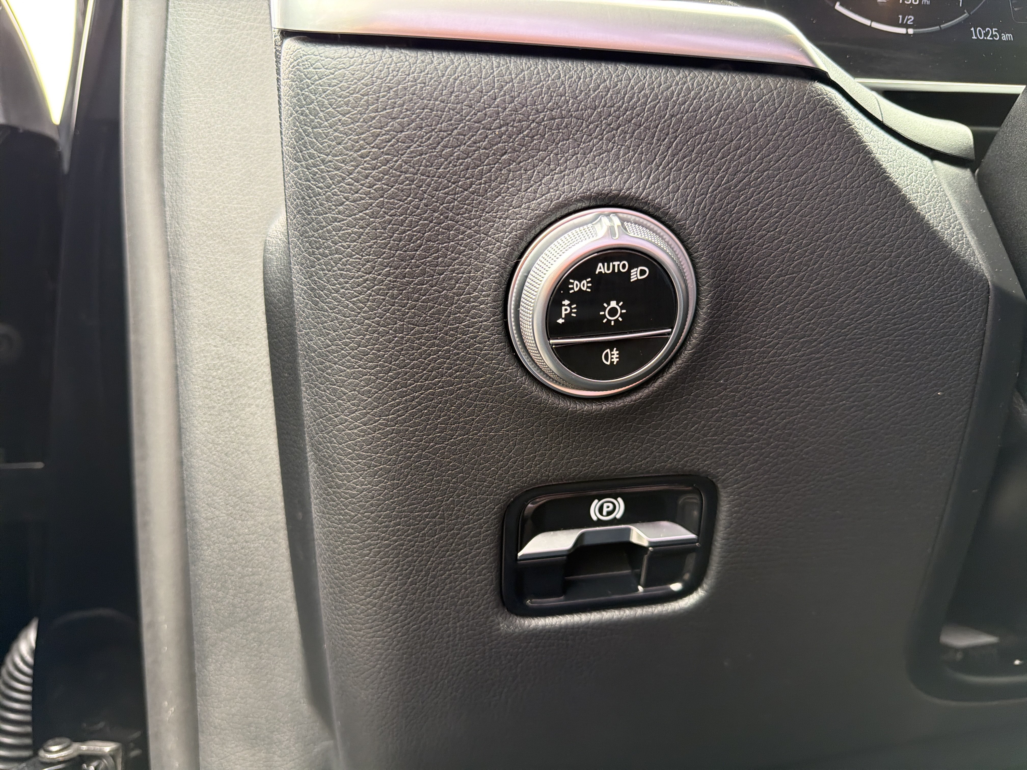 Used 2023 Mercedes-Benz GLC 300 4MATIC image 15