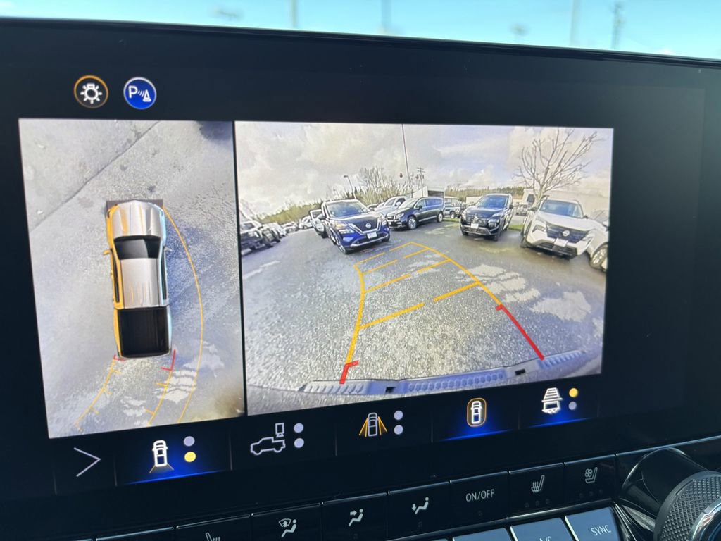 Used 2025 Chevrolet Colorado Z71 w/ Technology Package image 28